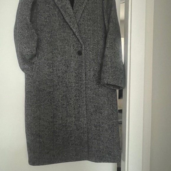 Aritzia/Babaton Wool and Cashmere Houndstooth Coat - Picture 3 of 7